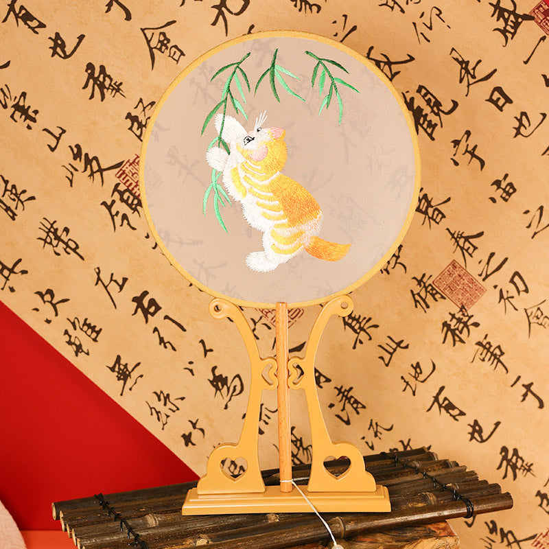 Handheld golden cat round fan